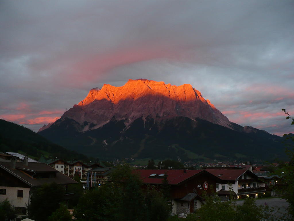 Haus Panorama Lägenhet Lermoos Rum bild