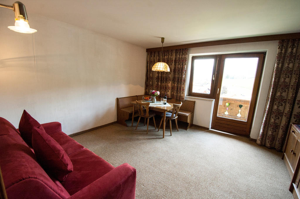 Haus Panorama Lägenhet Lermoos Rum bild